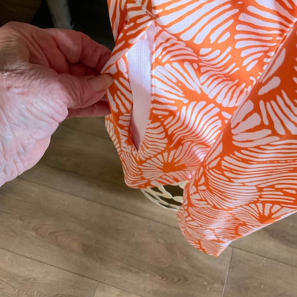 Tommy Bahama Golf Orange Patterned Women's Lightweight Jacket - Picture 4 of 8